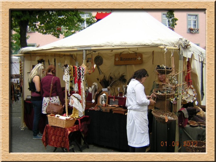 Der neue Marktstand 1. Aufbau in Soest 2012